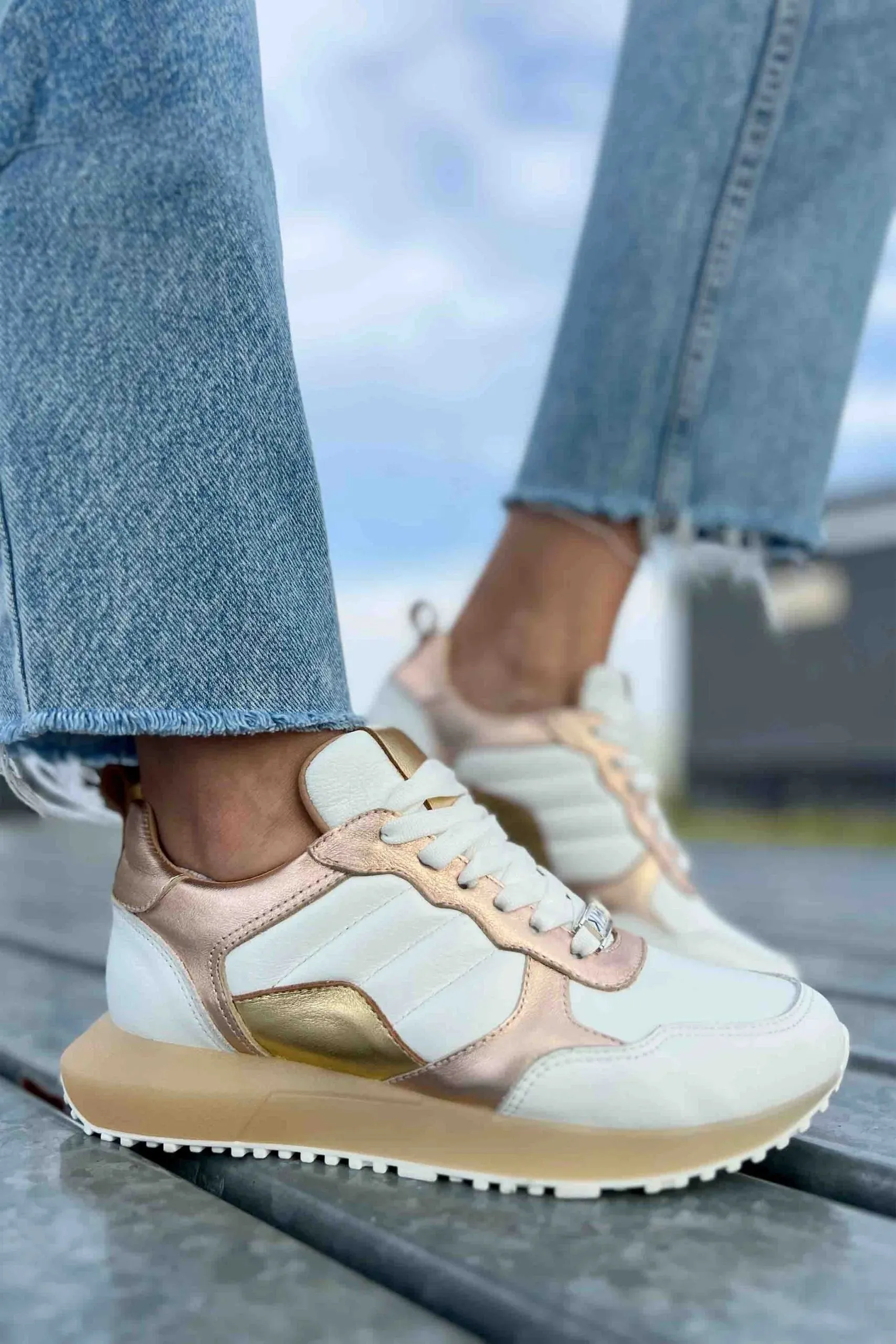 CB Lumen Sneakers - White/Gold/Rose