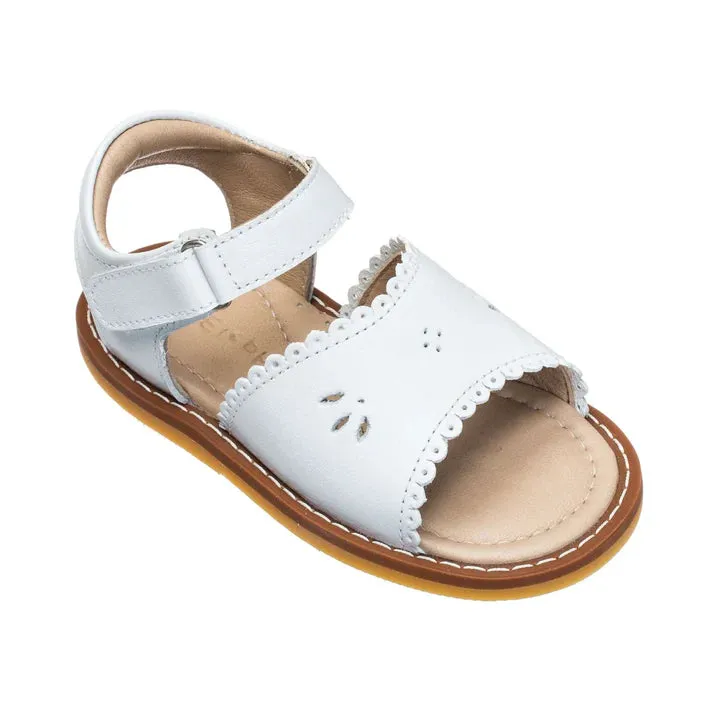 Classic Sandal w/Scallop, White