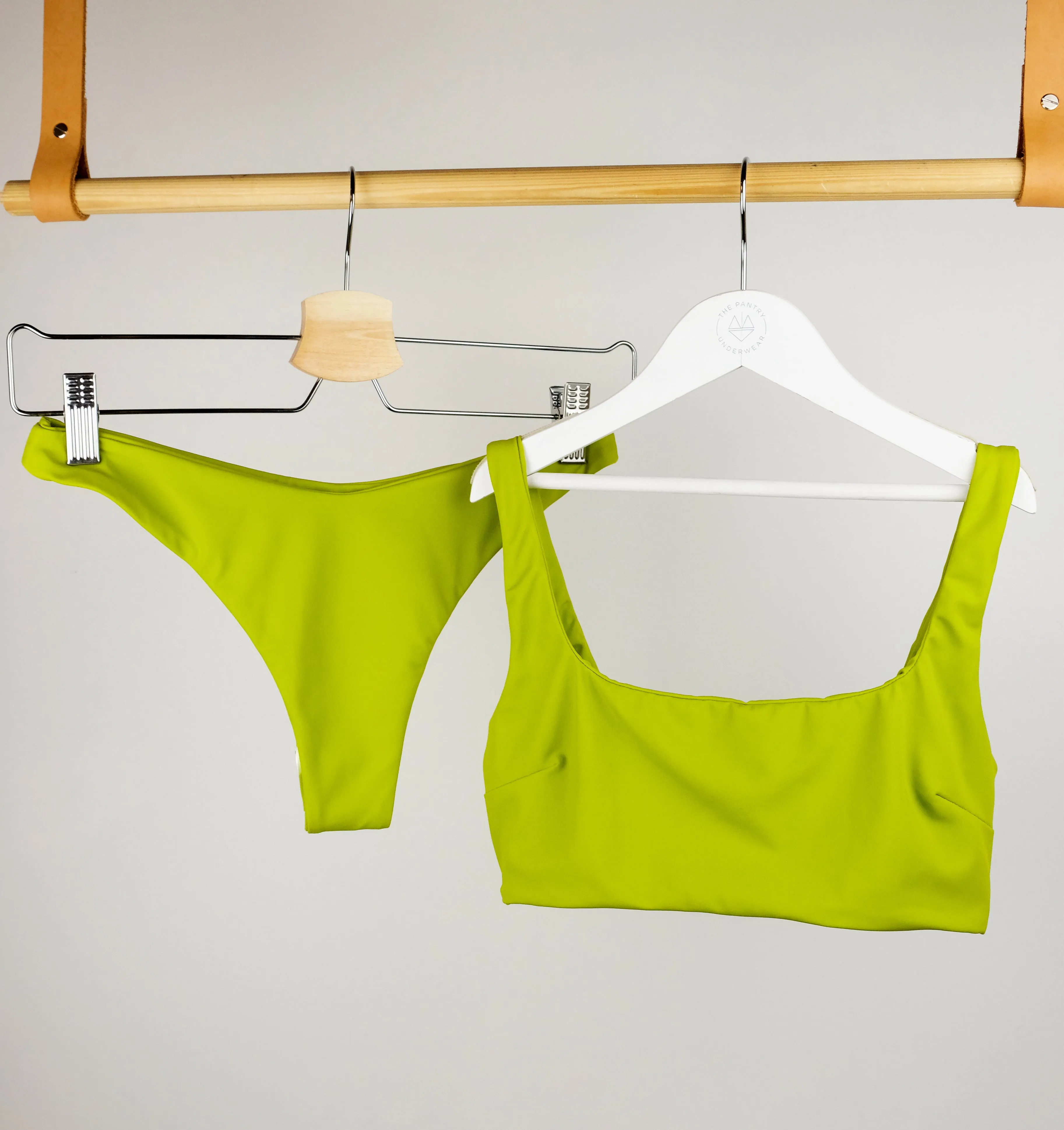 Crop bikini top & seamless brazilian bottoms set [Lime]