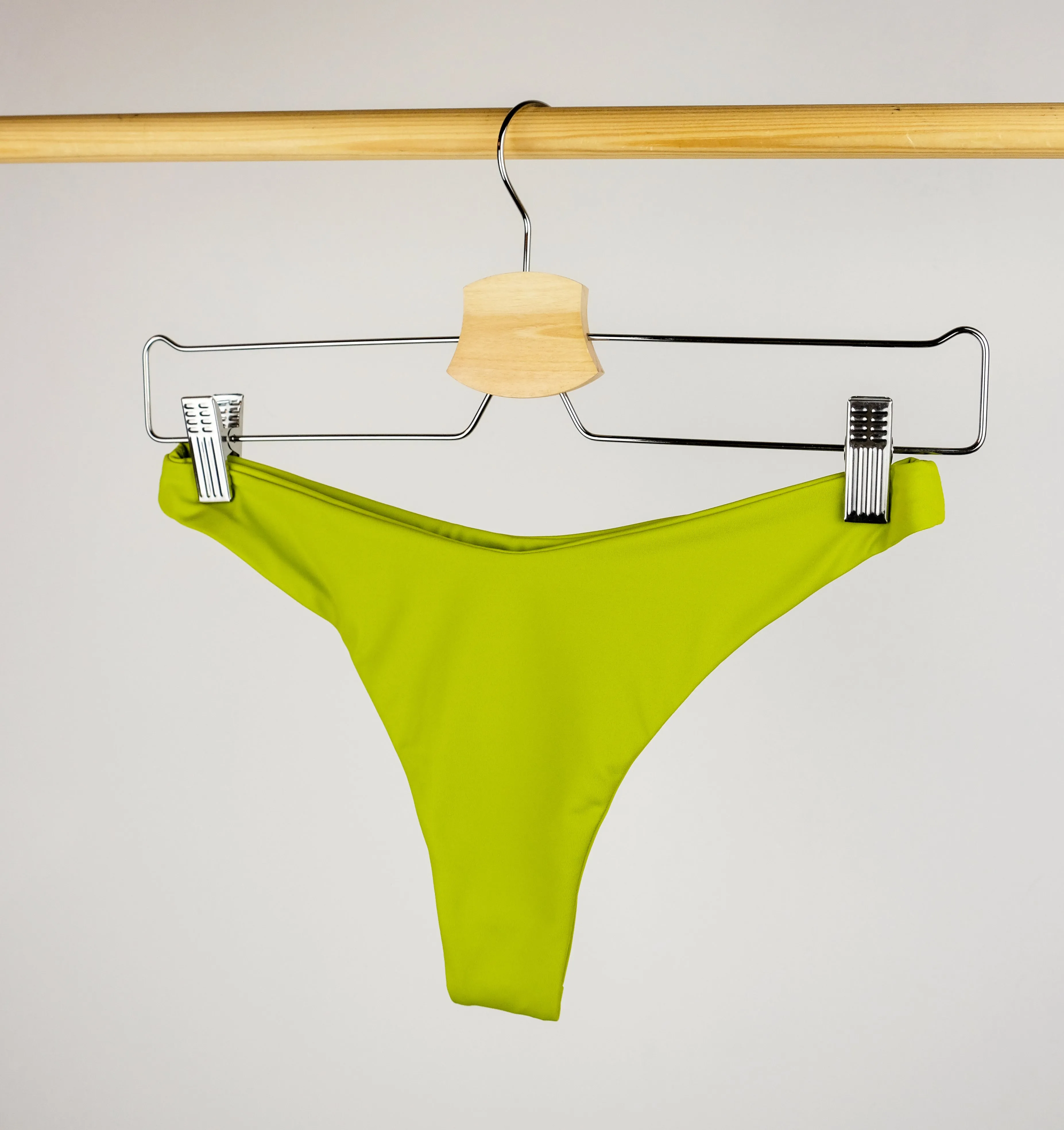 Crop bikini top & seamless brazilian bottoms set [Lime]