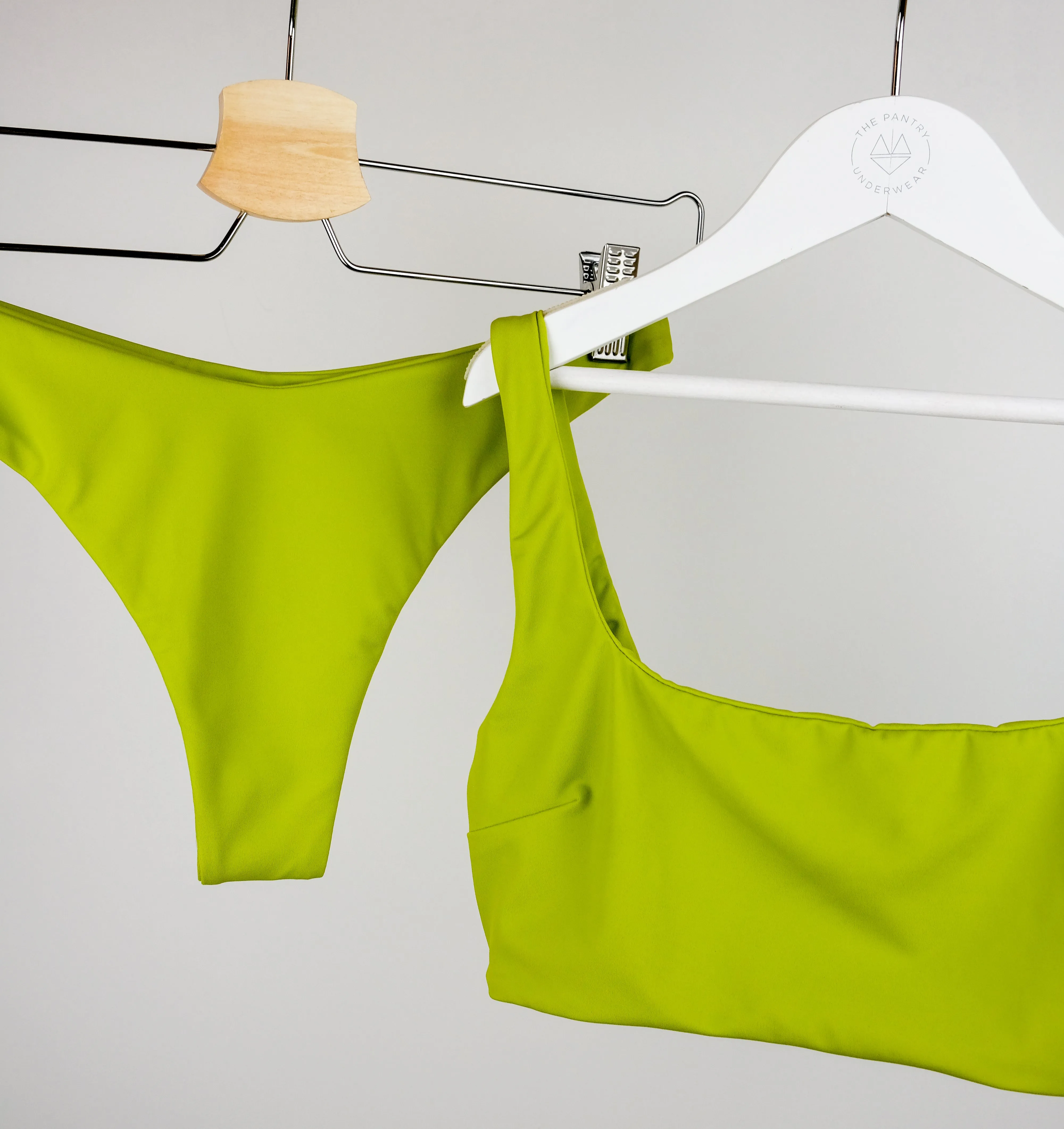 Crop bikini top & seamless brazilian bottoms set [Lime]